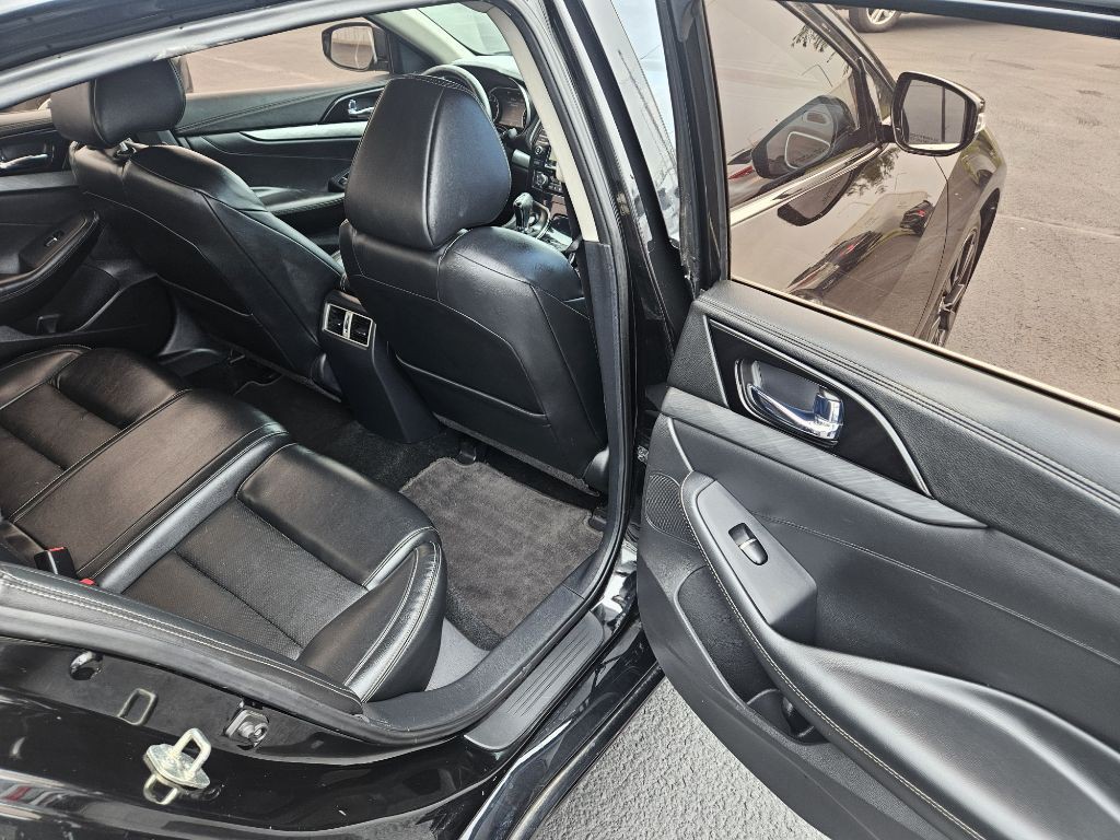 2018 Nissan Maxima Image 14