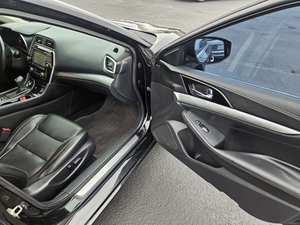 2018 Nissan Maxima Image 16