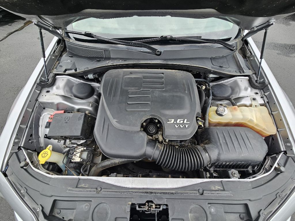 2017 Chrysler 300 Image 19