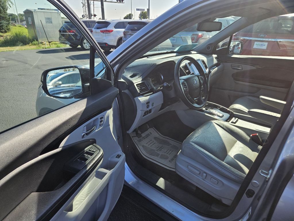 2016 Honda Pilot Image 9