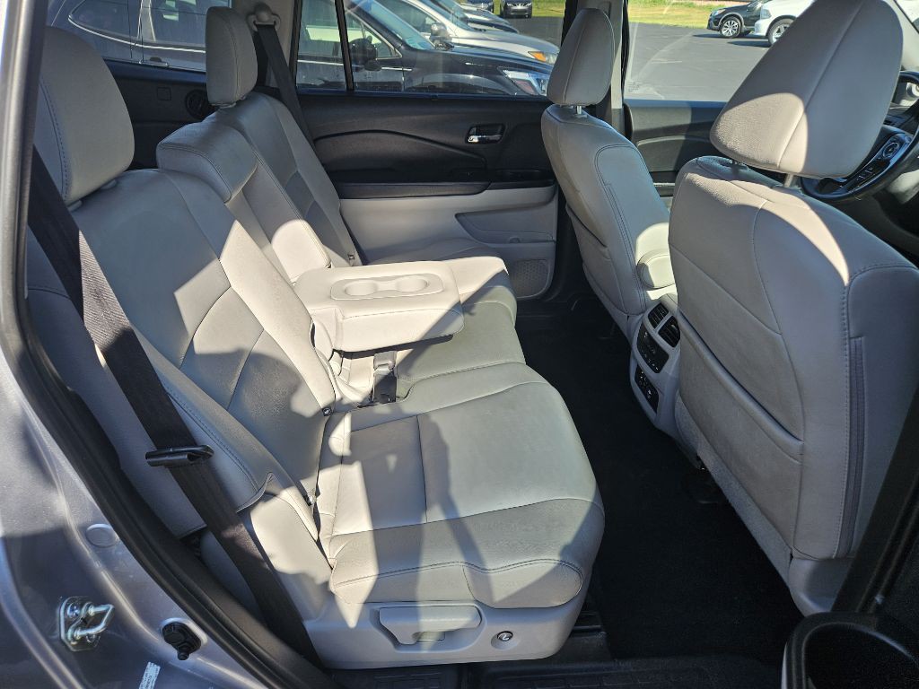 2016 Honda Pilot Image 16