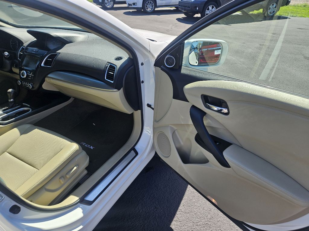 2017 Acura RDX Image 17