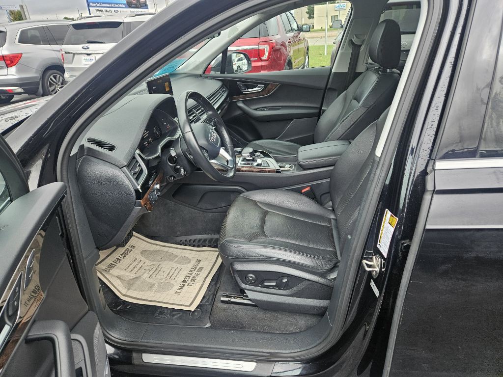 2017 Audi Q7 Image 9