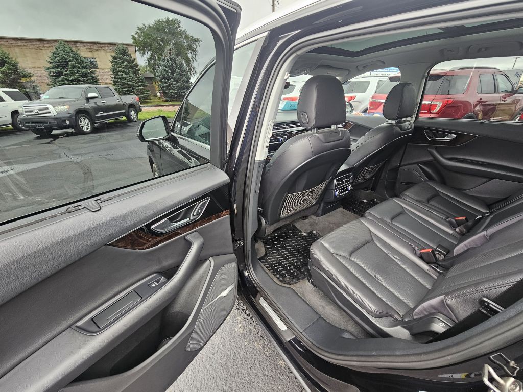 2017 Audi Q7 Image 10