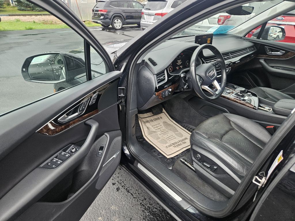 2017 Audi Q7 Image 11