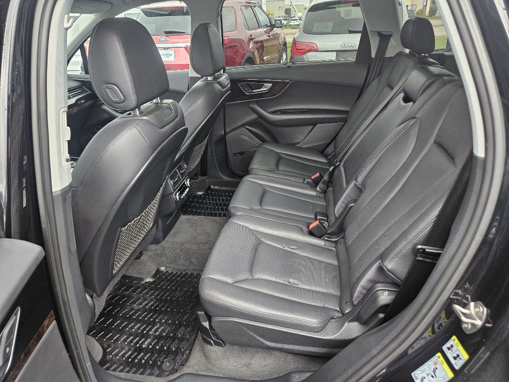 2017 Audi Q7 Image 12
