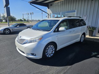 Image for 2016 Toyota Sienna XLE 7-PASSENGER ID: 7668988