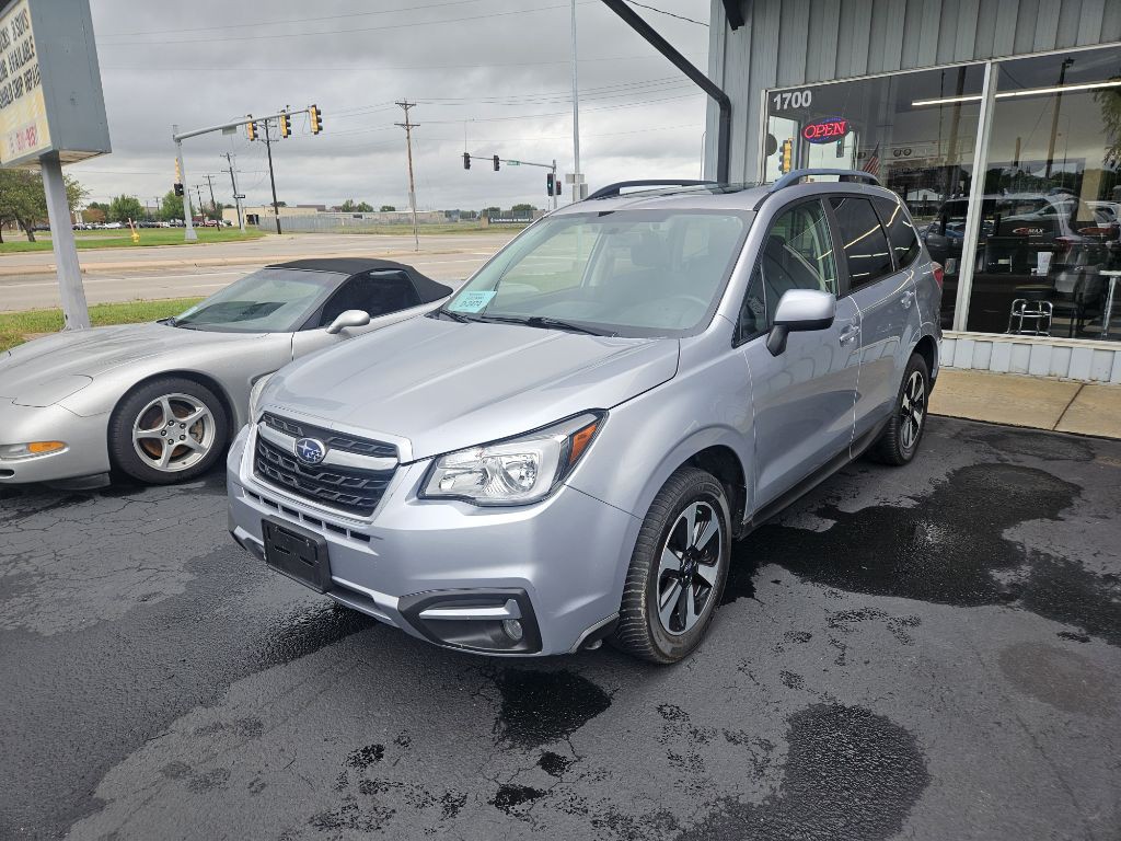 2018 Subaru Forester Image 1