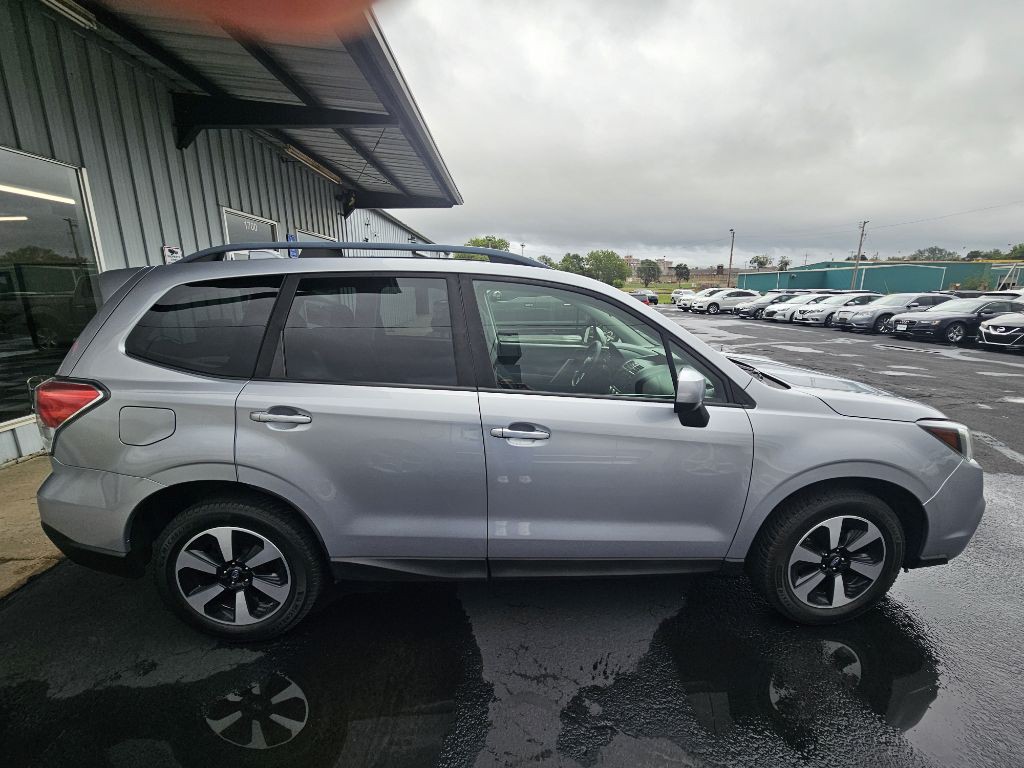 2018 Subaru Forester Image 6