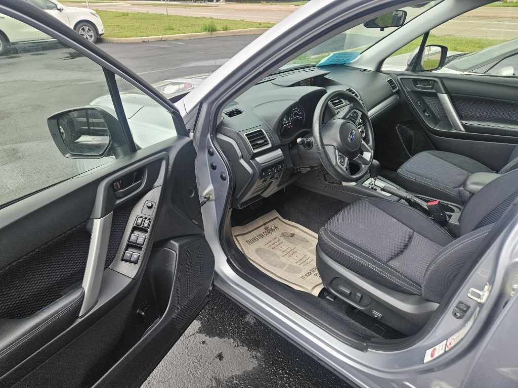 2018 Subaru Forester Image 9