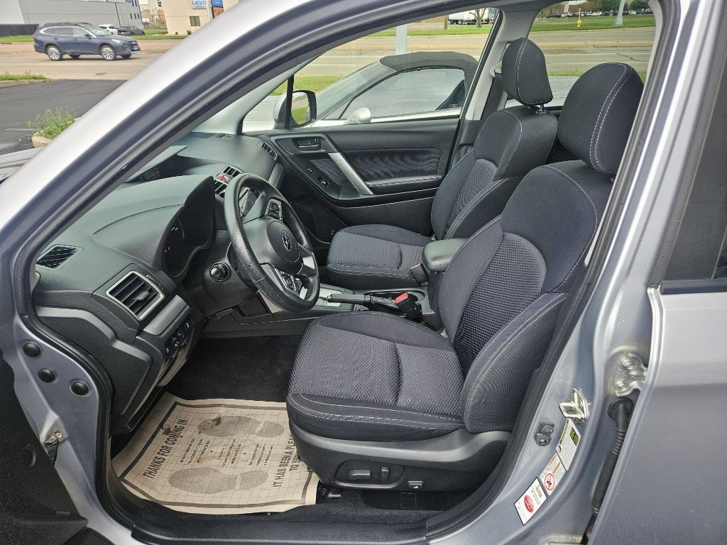 2018 Subaru Forester Image 10