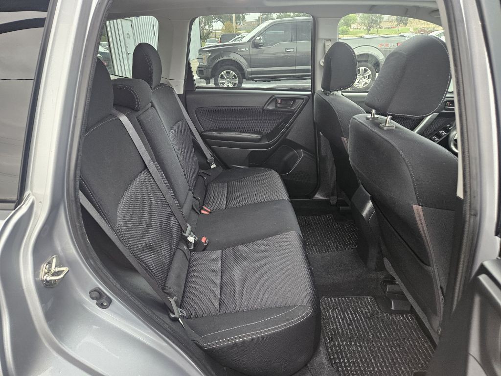 2018 Subaru Forester Image 16