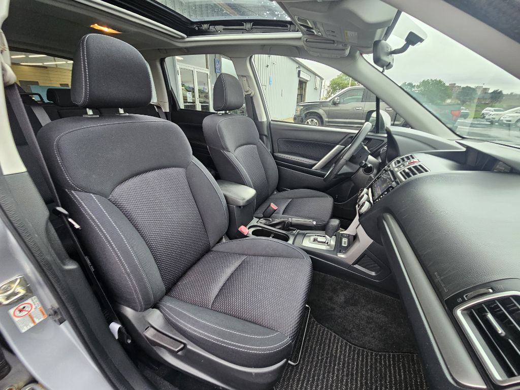 2018 Subaru Forester Image 18