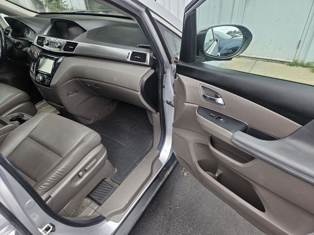 2014 Honda Odyssey Image 16