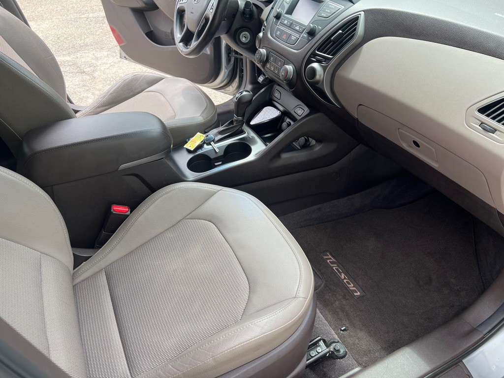 2015 Hyundai Tucson Image 13