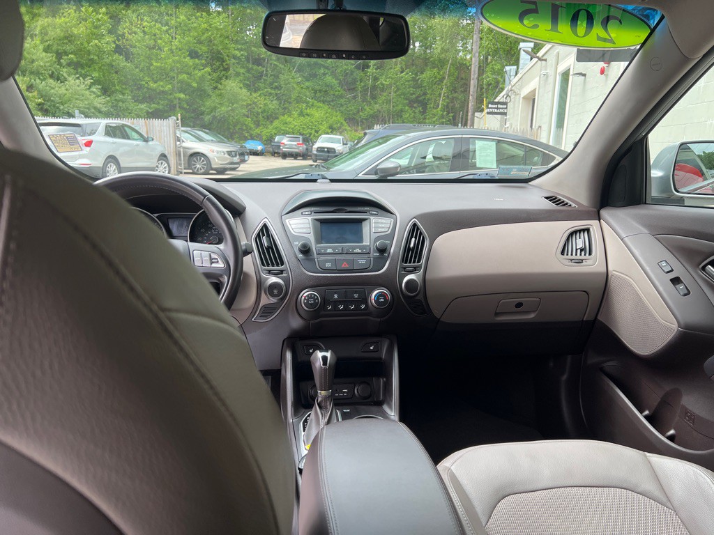 2015 Hyundai Tucson Image 16