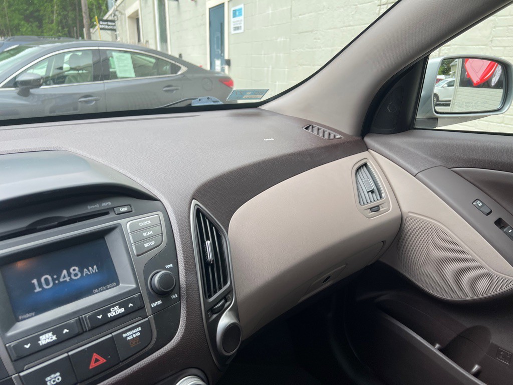 2015 Hyundai Tucson Image 22