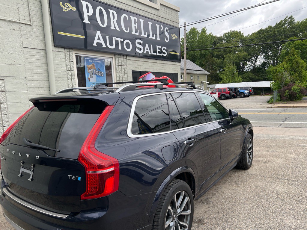 2017 Volvo XC90 Image 1