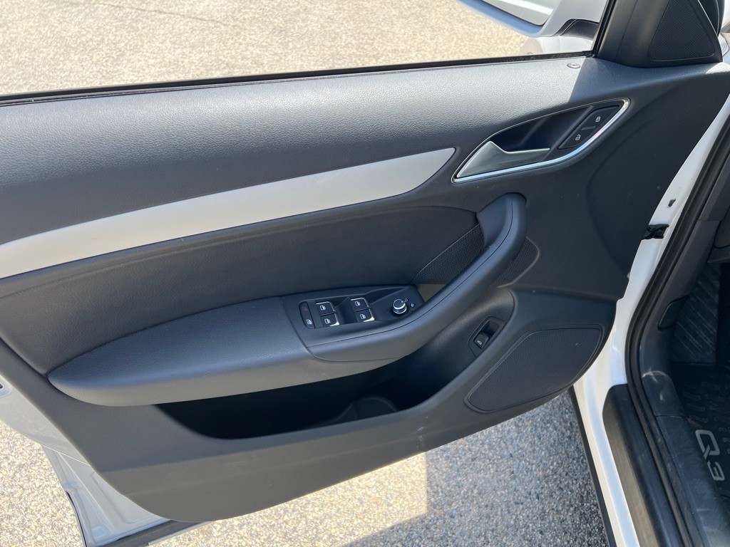 2017 Audi Q3 Image 18