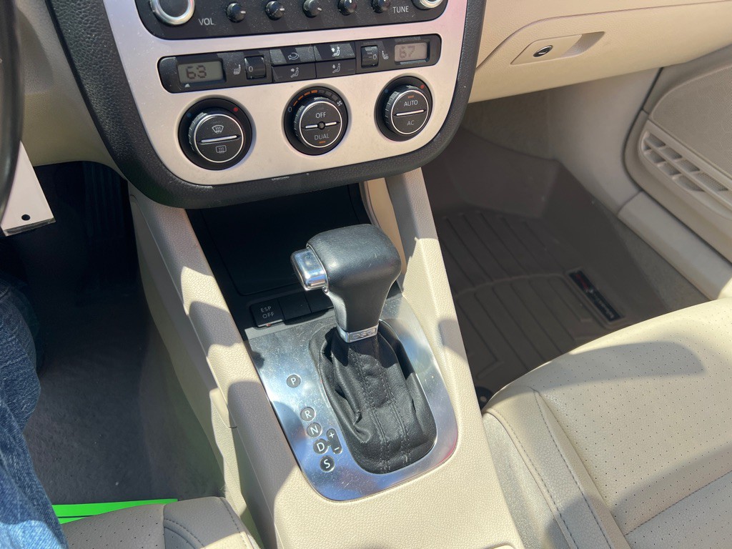 2009 Volkswagen Eos Image 20