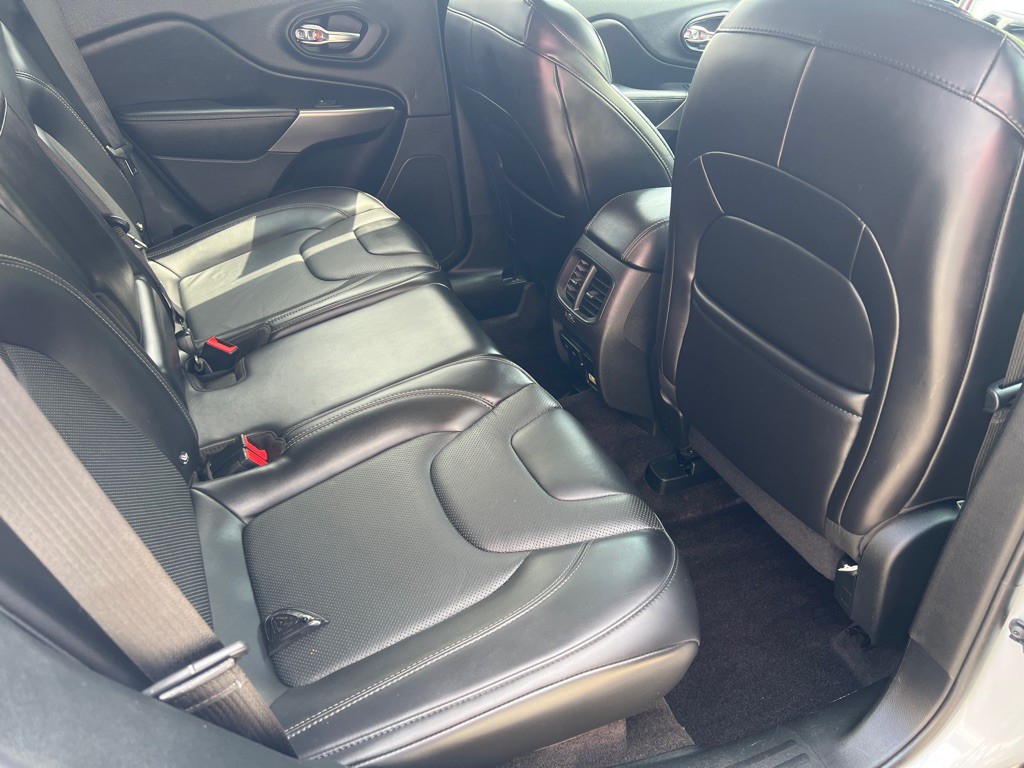 2019 Jeep Cherokee Image 11