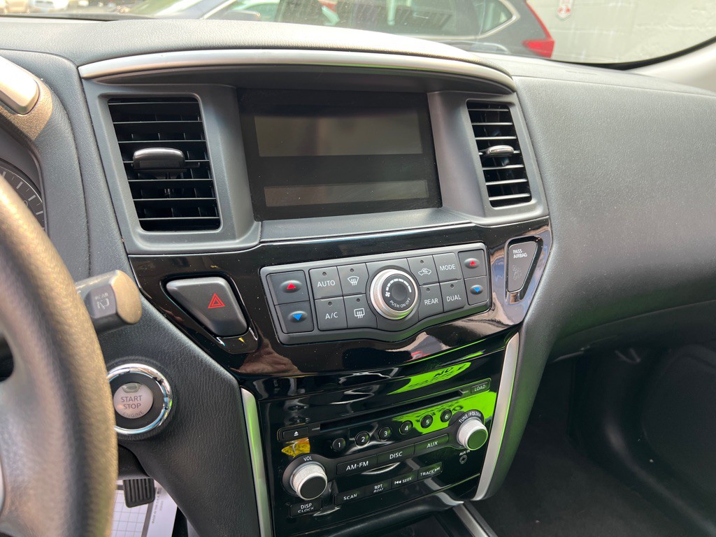 2015 Nissan Pathfinder Image 21
