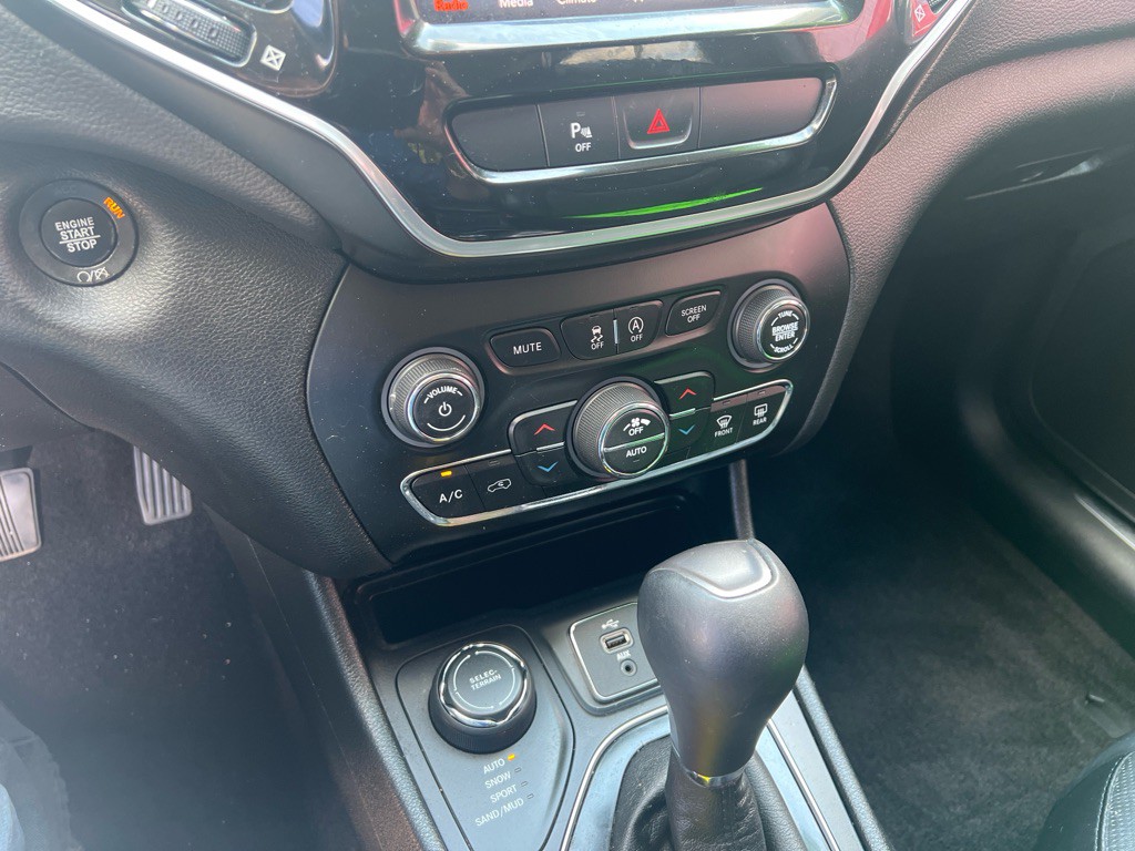 2019 Jeep Cherokee Image 19