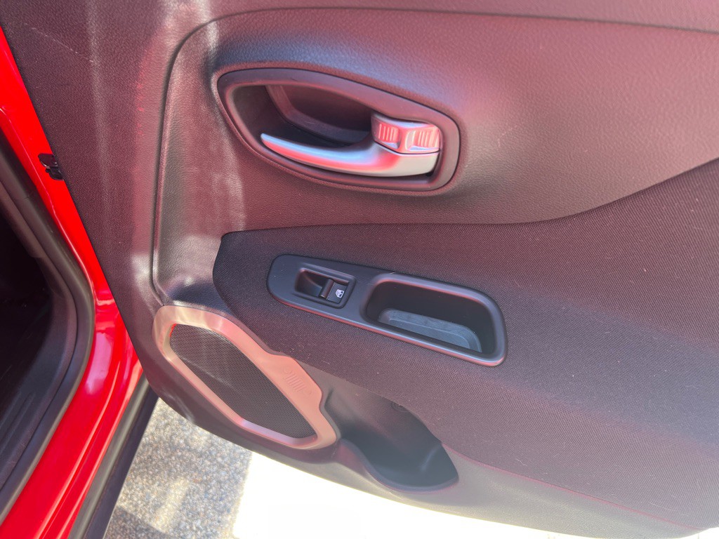 2015 Jeep Renegade Image 10