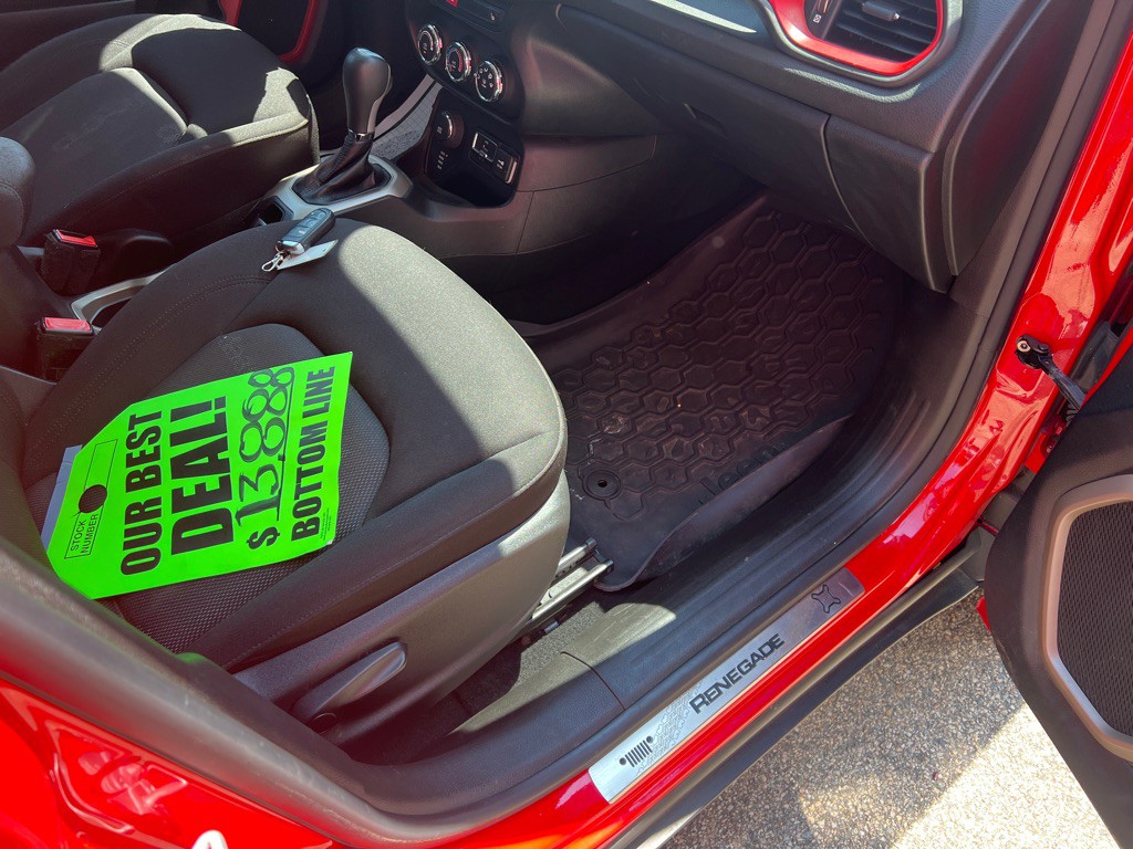 2015 Jeep Renegade Image 13