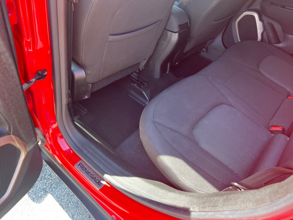 2015 Jeep Renegade Image 15