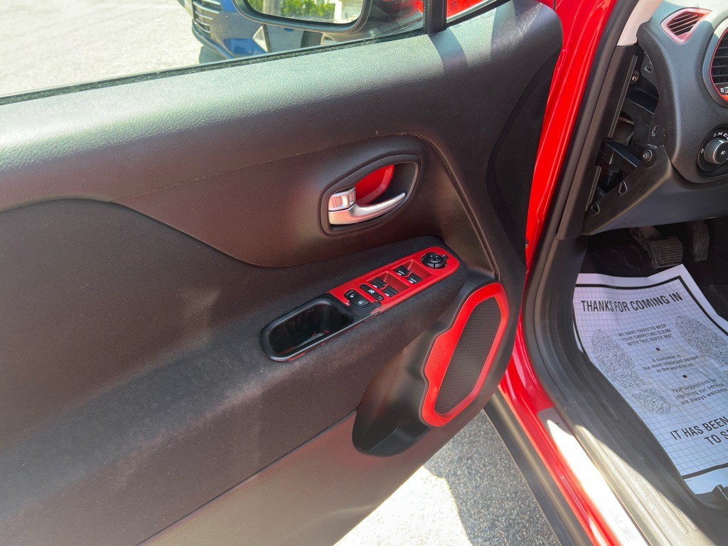 2015 Jeep Renegade Image 17