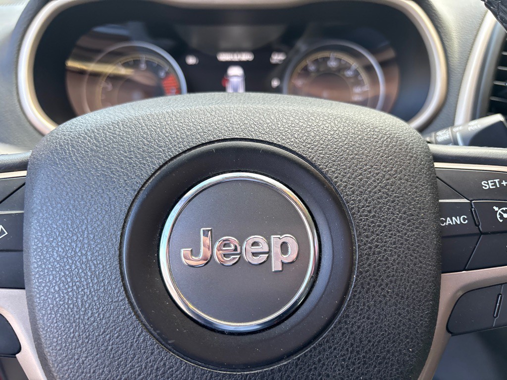 2016 Jeep Cherokee Image 16