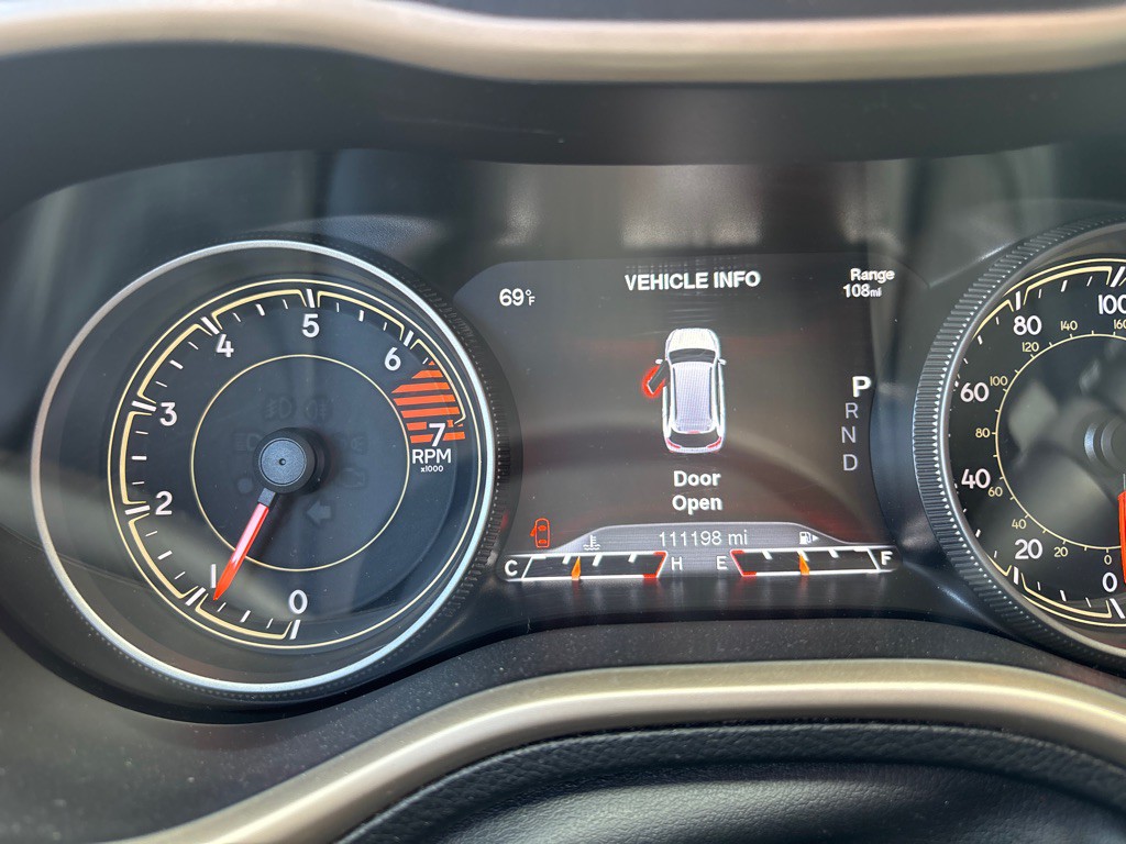 2016 Jeep Cherokee Image 18