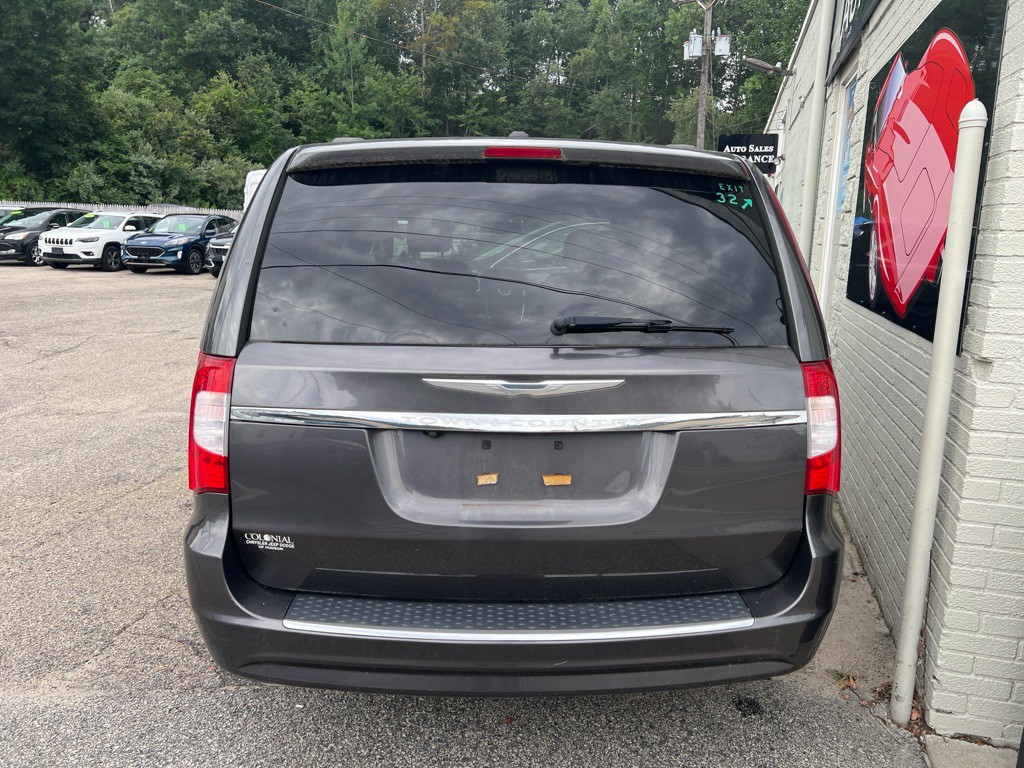2015 Chrysler Town & Country Image 28