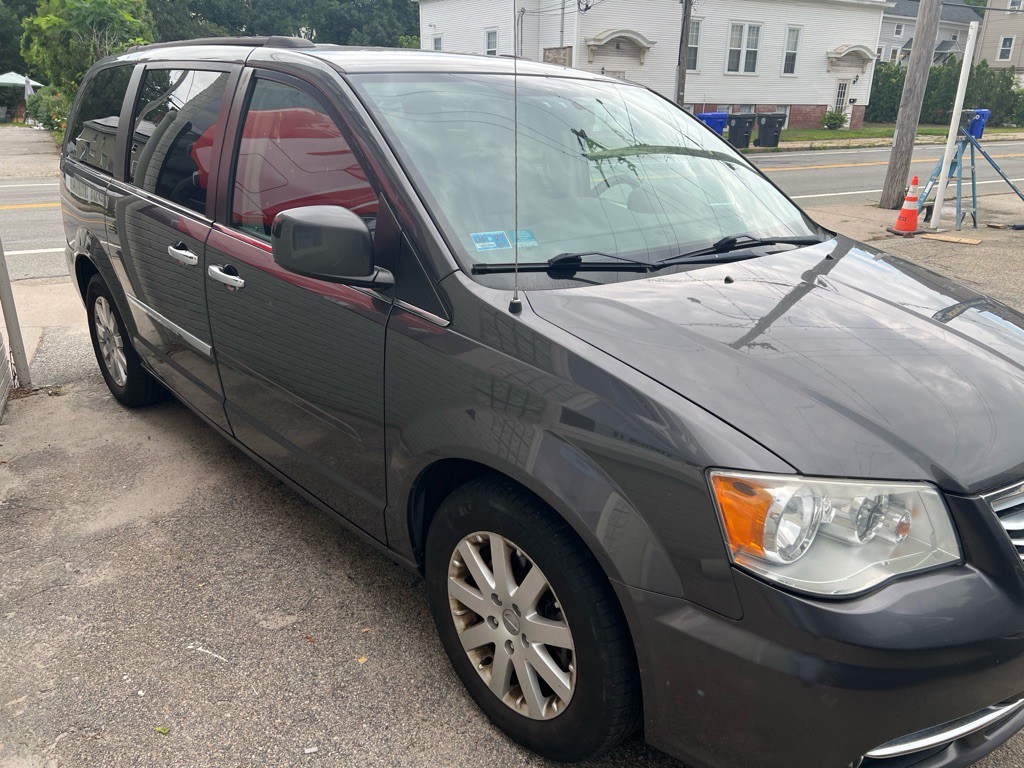 2015 Chrysler Town & Country Image 29