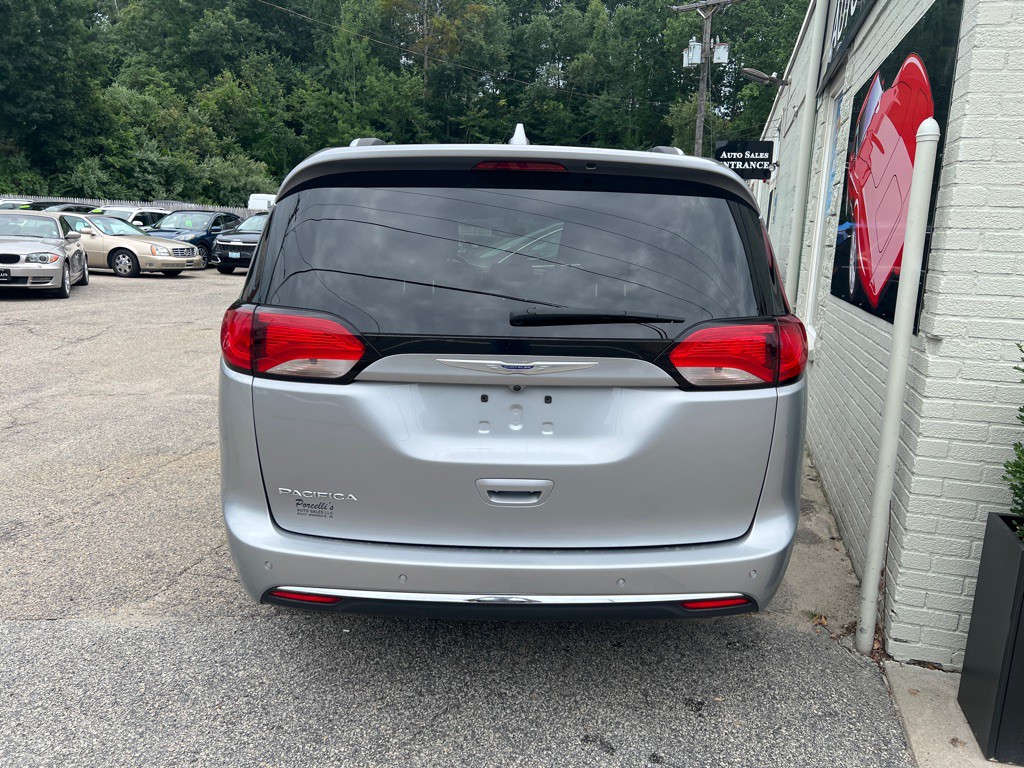 2020 Chrysler Pacifica Image 4