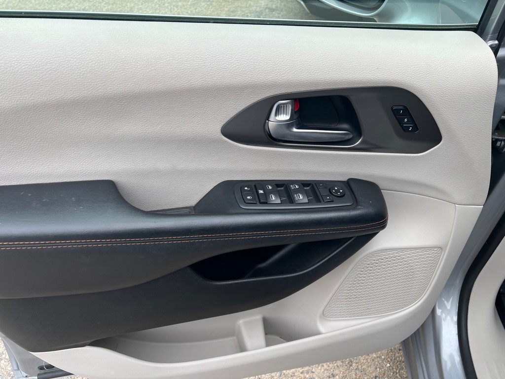 2020 Chrysler Pacifica Image 19