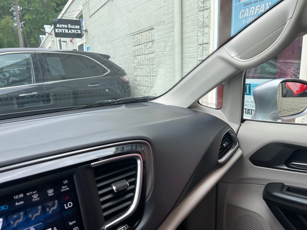 2020 Chrysler Pacifica Image 26