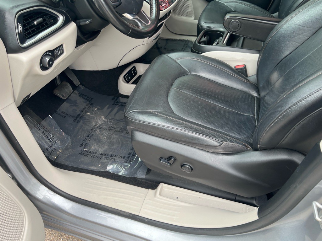 2020 Chrysler Pacifica Image 44