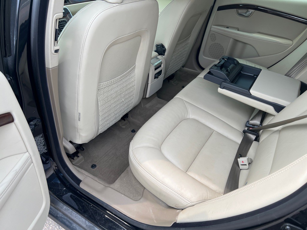2013 Volvo XC70 Image 15