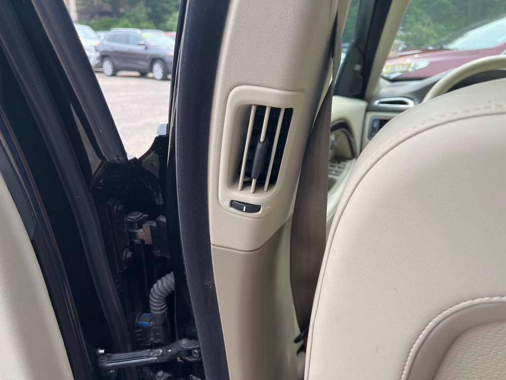 2013 Volvo XC70 Image 19
