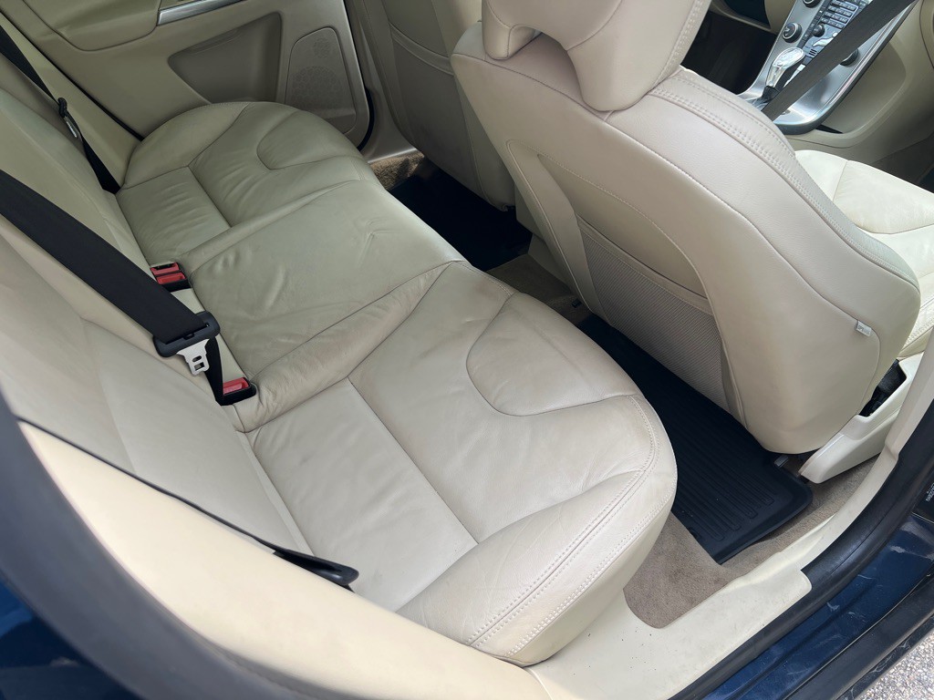2013 Volvo XC60 Image 11