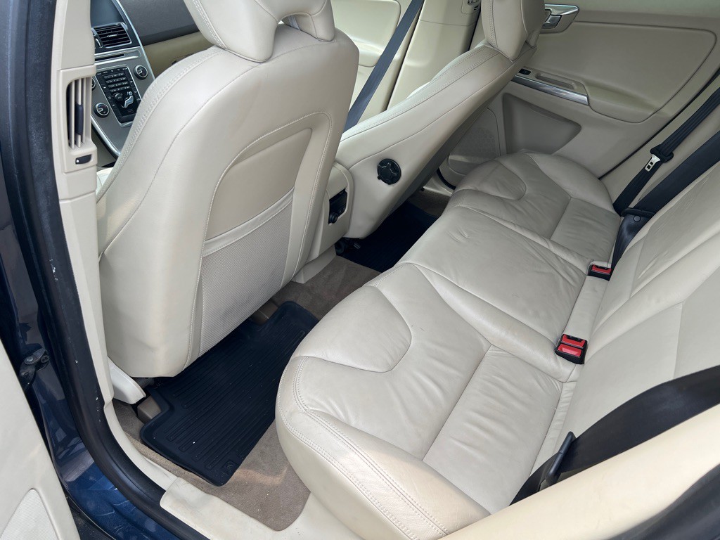 2013 Volvo XC60 Image 13
