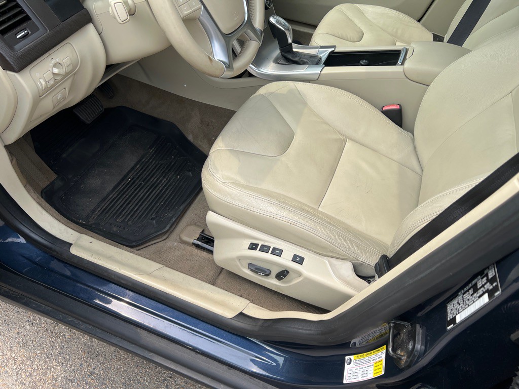 2013 Volvo XC60 Image 17