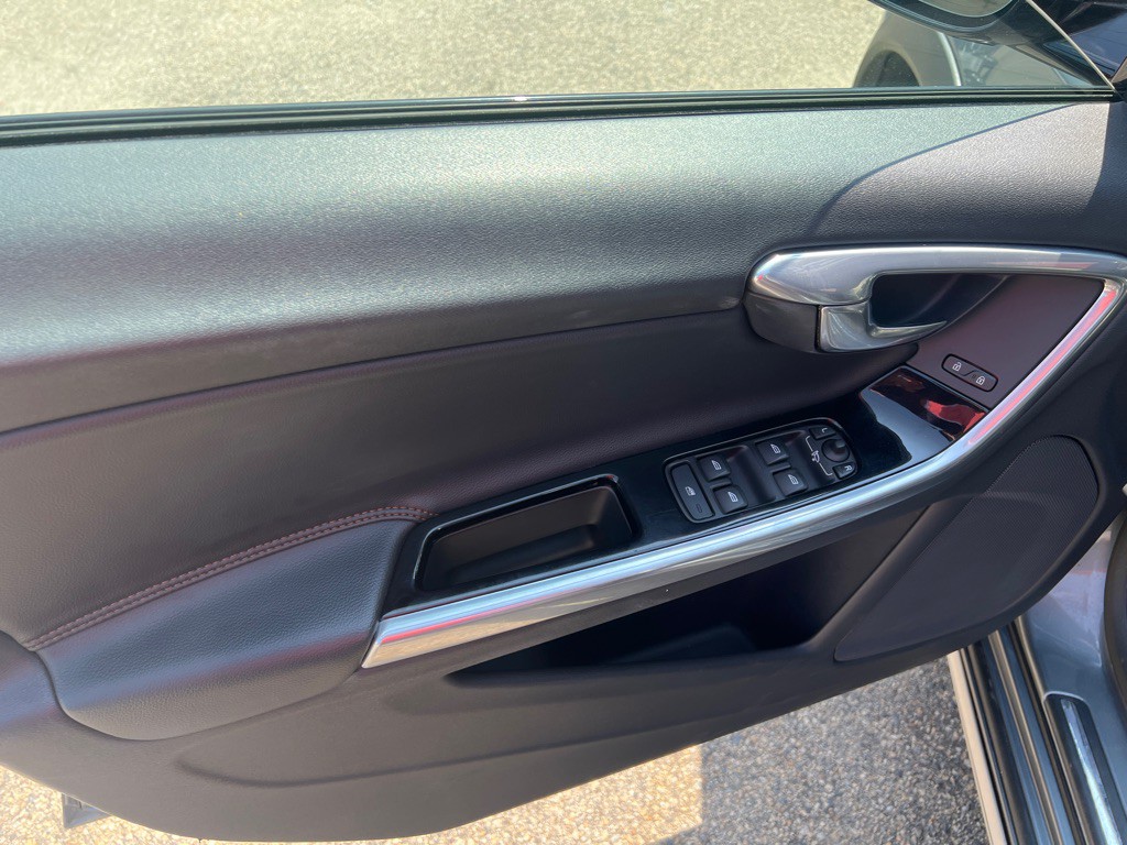2016 Volvo S60 Image 17