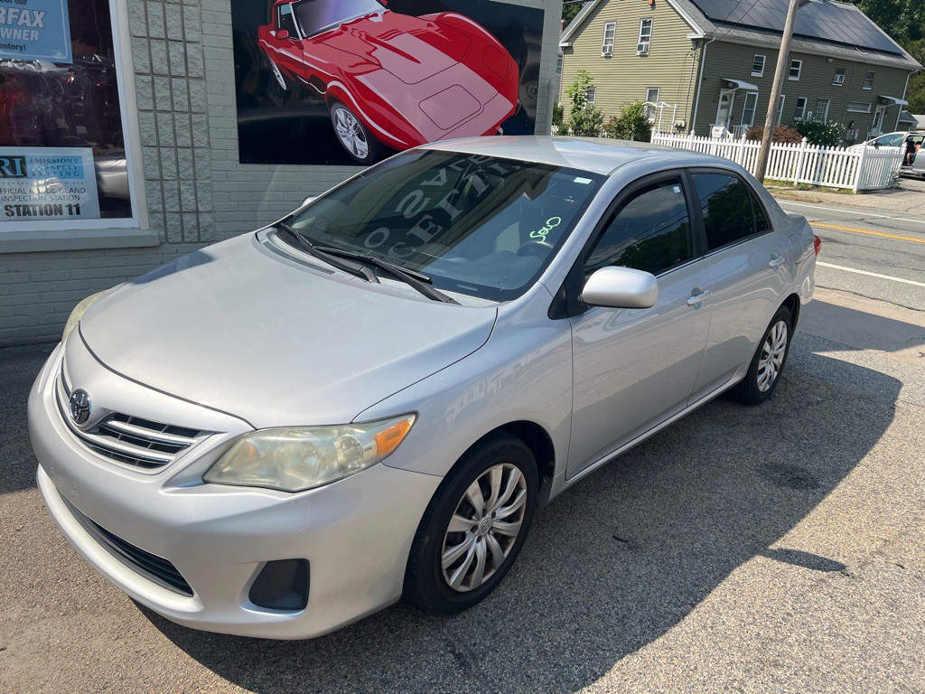 2013 Toyota Corolla Image 1