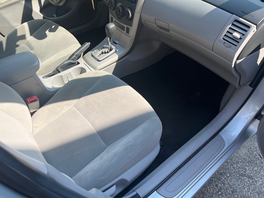 2013 Toyota Corolla Image 13