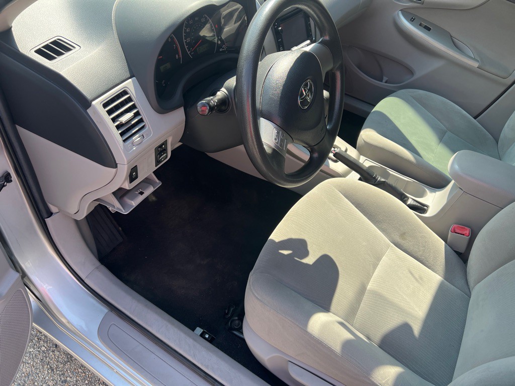 2013 Toyota Corolla Image 18