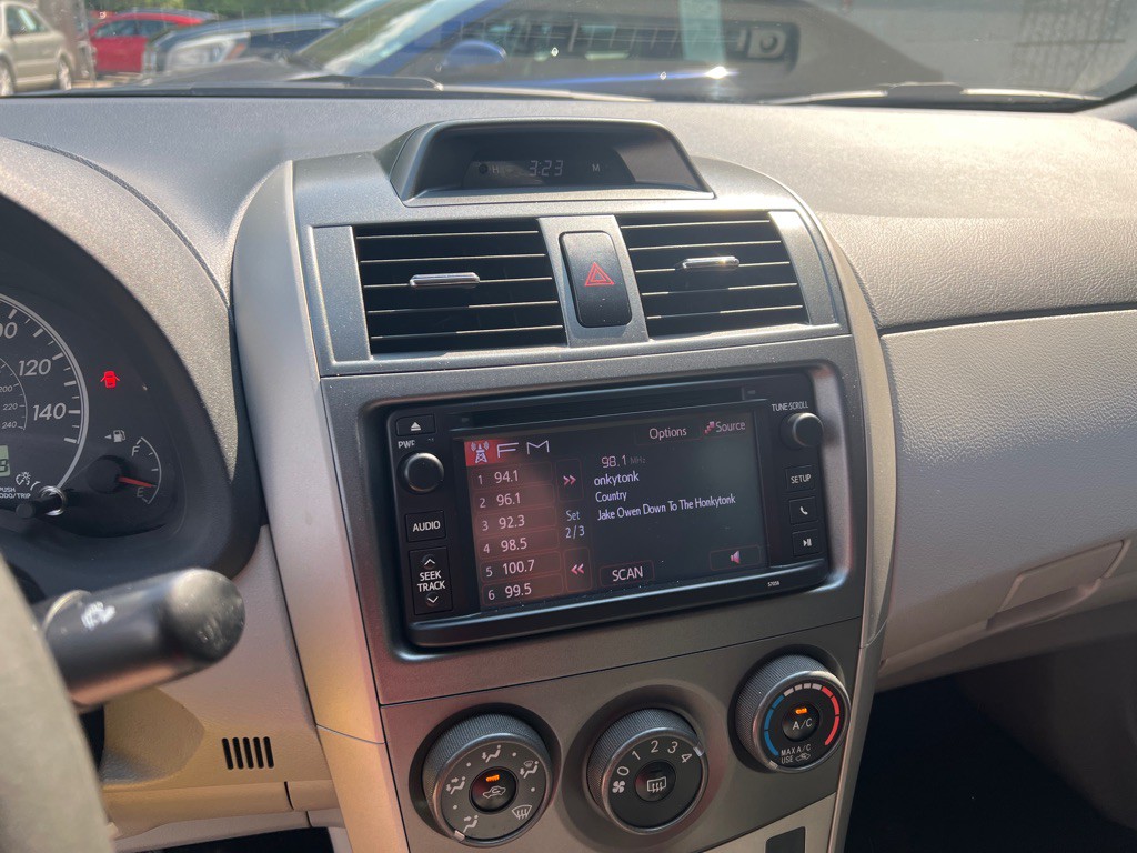 2013 Toyota Corolla Image 21