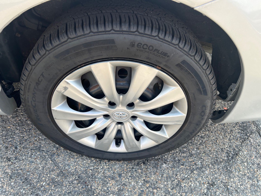 2013 Toyota Corolla Image 24